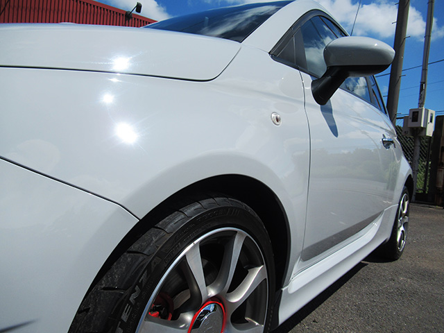 アバルト500(左ハンドル/6速MT)