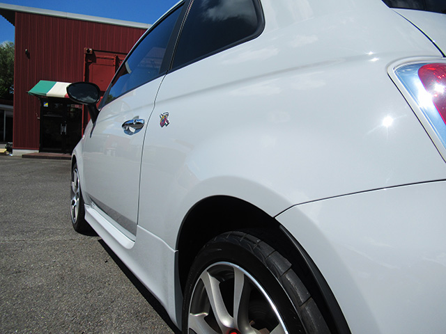 アバルト500(左ハンドル/6速MT)