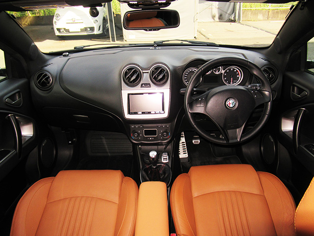 アルファ MITO クワドリフォリオヴェルデ(右ハンドル/6MT)