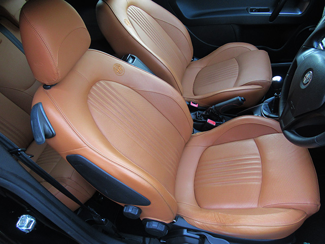 アルファ MITO クワドリフォリオヴェルデ(右ハンドル/6MT)