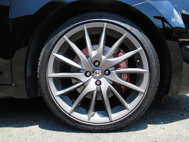 アルファ MITO クワドリフォリオヴェルデ(右ハンドル/6MT)