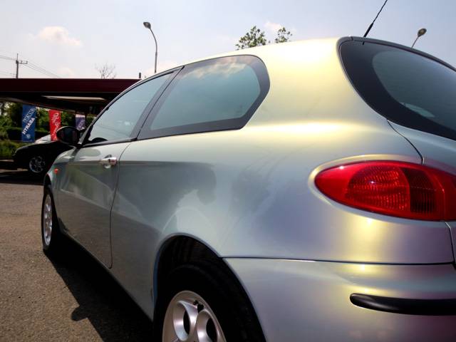 アルファロメオ147 2.0 ツインスパーク 5MT