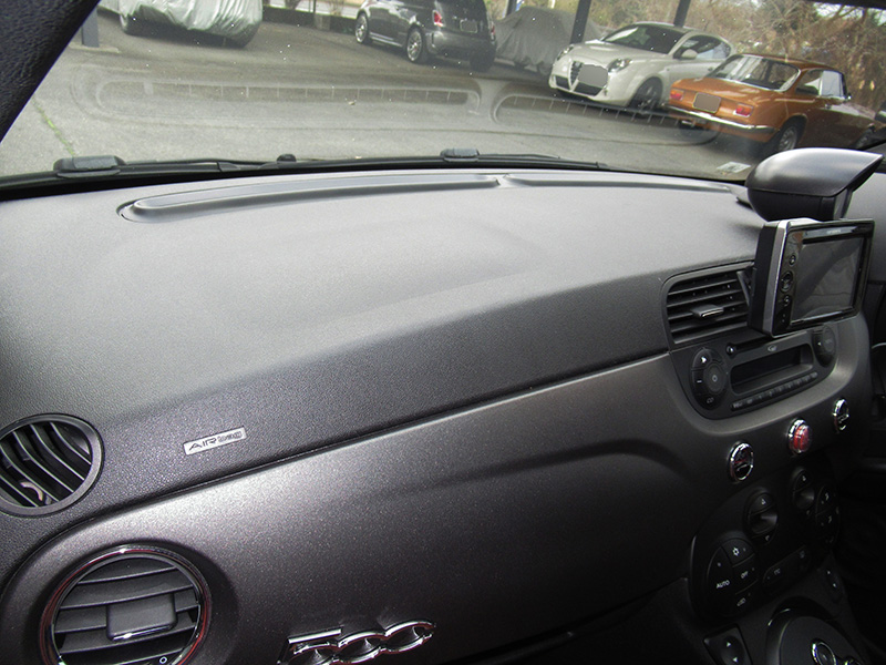 アバルト595コンペティツィオーネ(RHD/MTA）