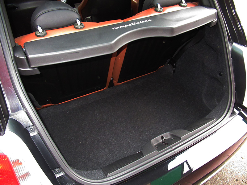 アバルト595コンペティツィオーネ(RHD/MTA）