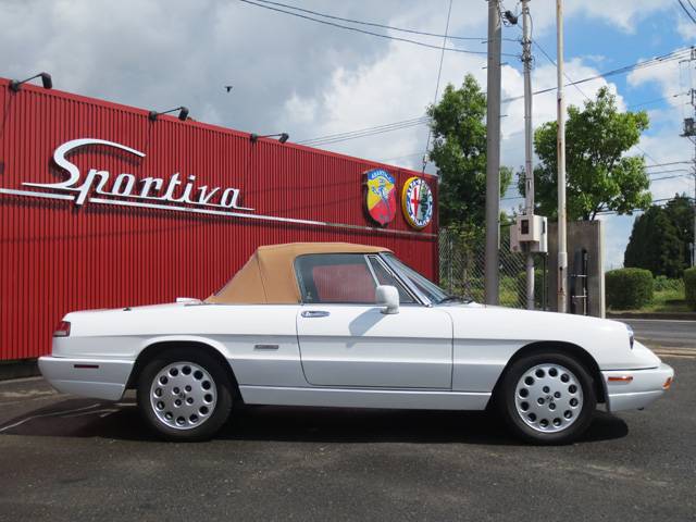 アルファ スパイダー ヴェローチェ ソフトトップ交換済み