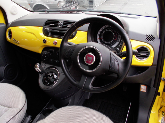 フィアット500 1.4 16V ラウンジ