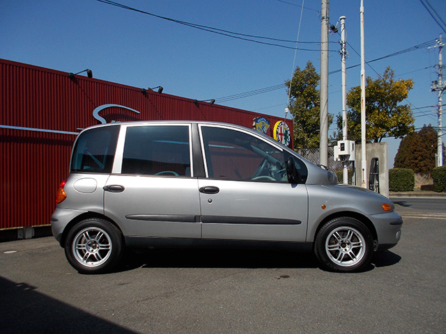 フィアット 前期型ムルティプラ ELX