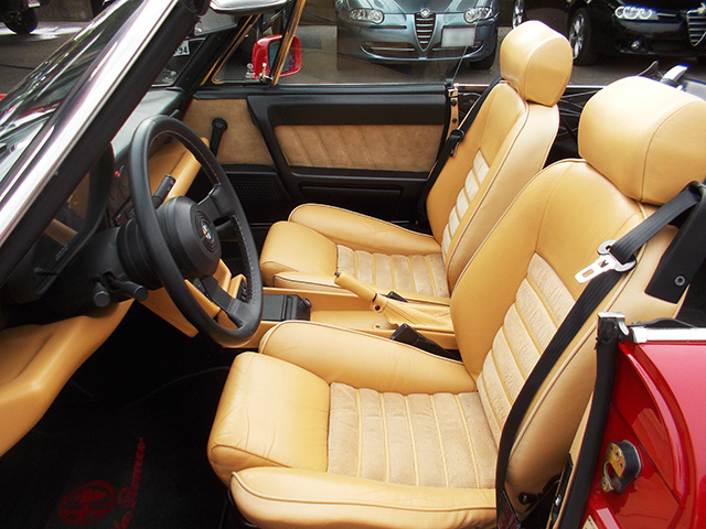 アルファロメオ　スパイダーベローチェ(シリーズ4)