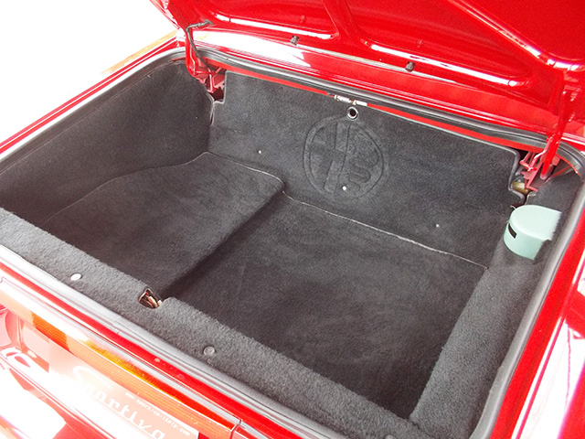 アルファロメオ　スパイダーベローチェ(シリーズ4)