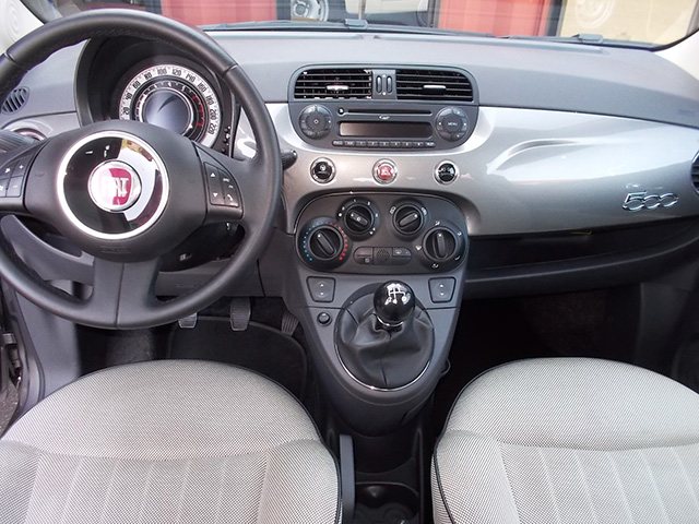 フィアット  500 1.2 ラウンジ (左ハンドル/5MT)