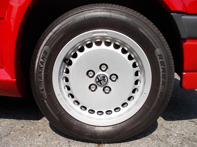 アルファロメオ75ツインスパーク