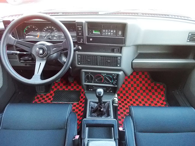 アルファロメオ75ツインスパーク