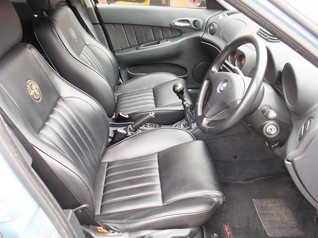 アルファ156 2.5 V6 6速マニュアル