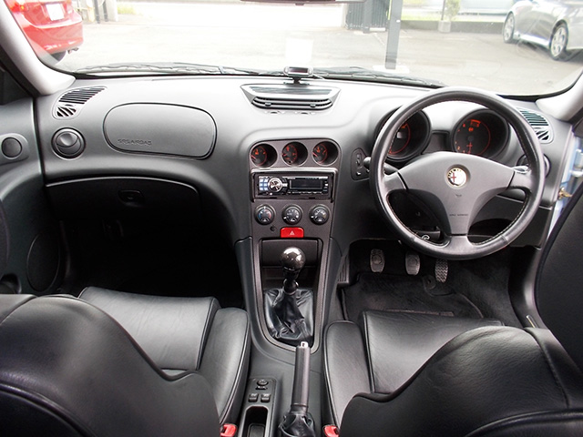 アルファ156 2.5 V6 6速マニュアル