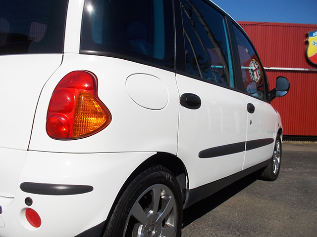 フィアット 前期型ムルティプラELX