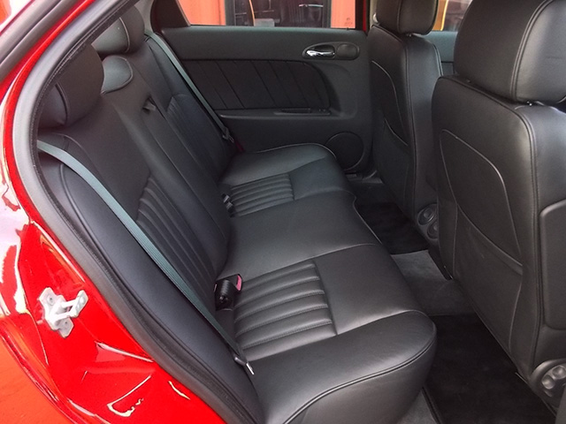 前期型アルファ156 2.5 V6 (6速マニュアル)