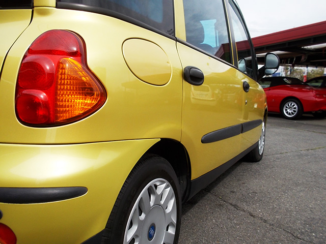 前期型フィアット ムルティプラ ELX