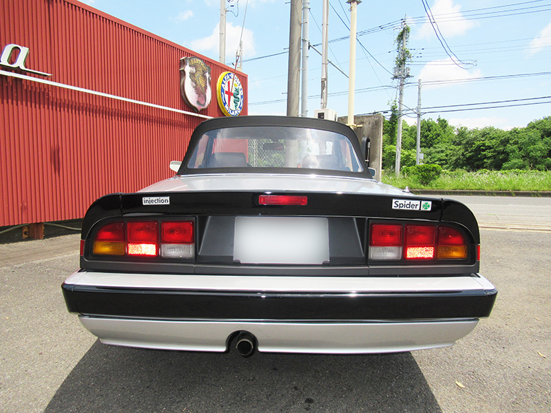 アルファロメオ スパイダー クワドリフォリオ(左ハンドル/5MT)