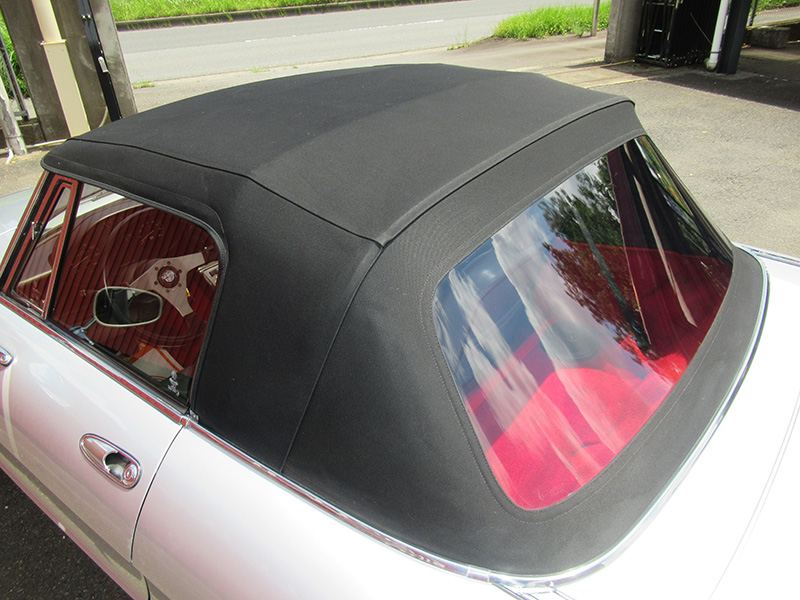 アルファロメオ スパイダー クワドリフォリオ(左ハンドル/5MT)