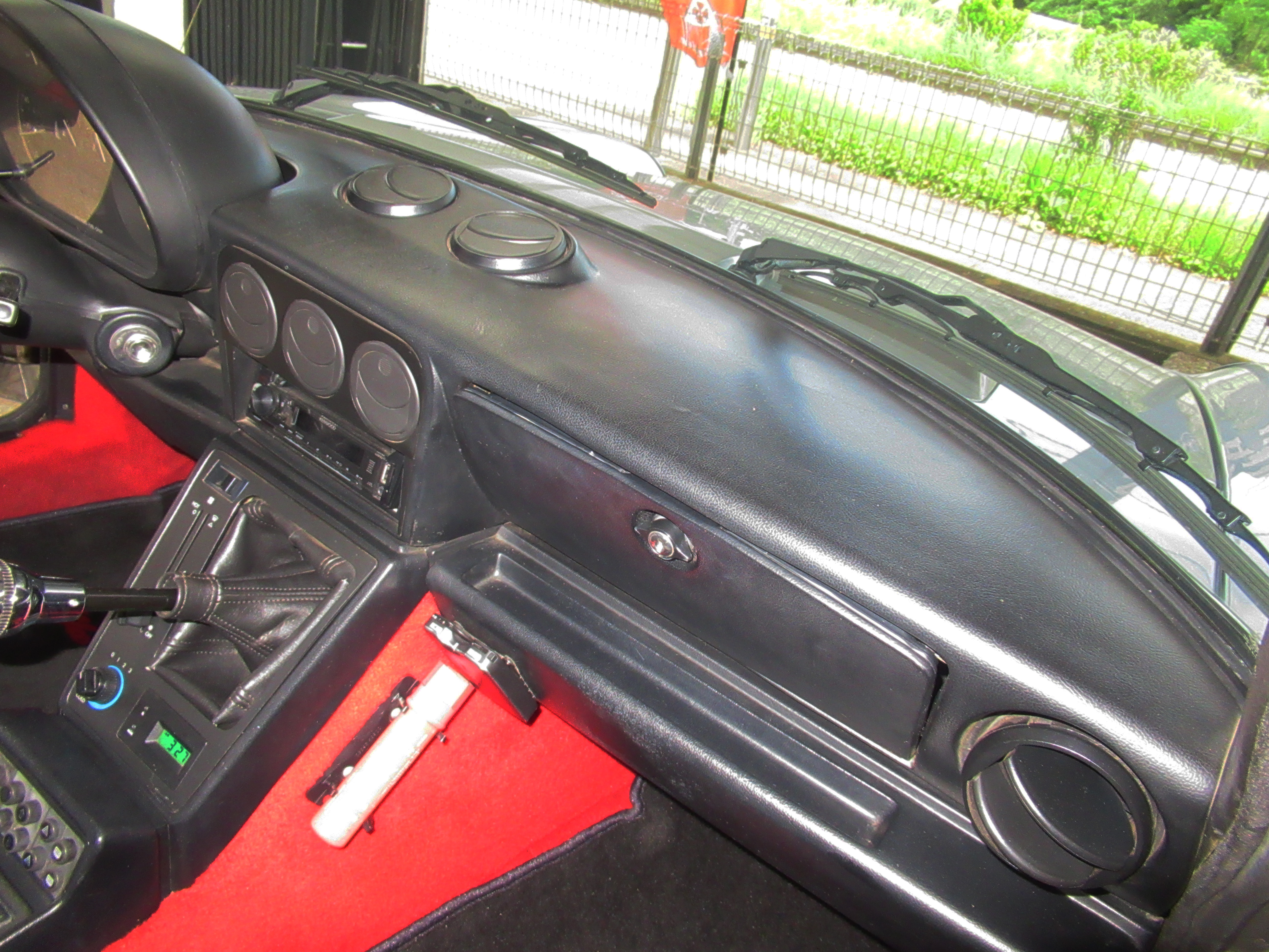 アルファロメオ スパイダー クワドリフォリオ(左ハンドル/5MT)