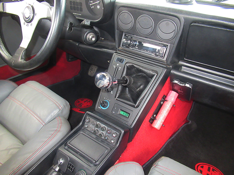 アルファロメオ スパイダー クワドリフォリオ(左ハンドル/5MT)