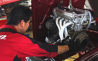 永年アルファロメオに精通してきた専門スタッフのみで運営する認証工場