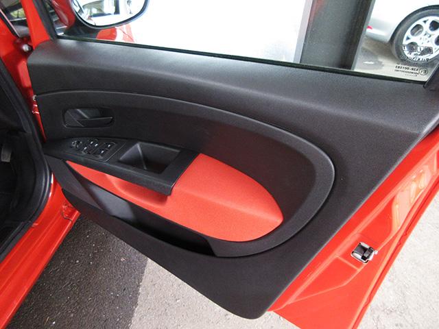 フィアット グランデプント 1.4 デュアロジック ギガ