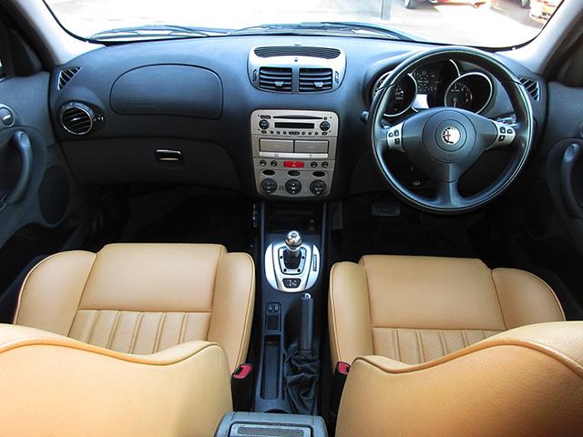 前期型アルファ147 2.0 TS セレスピード