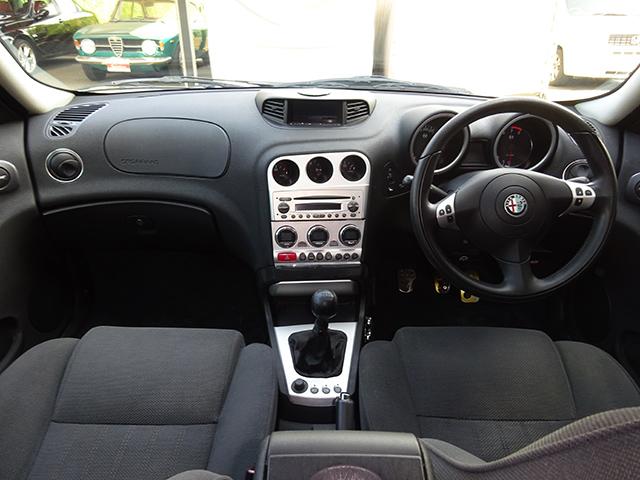 アルファ156フェーズ2　2.5 V6 6速マニュアル