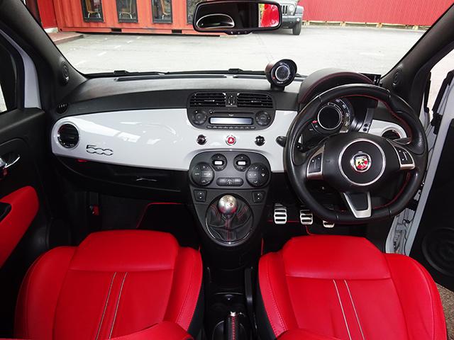 アバルト500 5速MTベースグレード