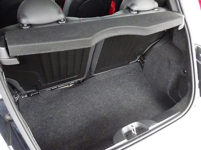 アバルト500 5速MTベースグレード