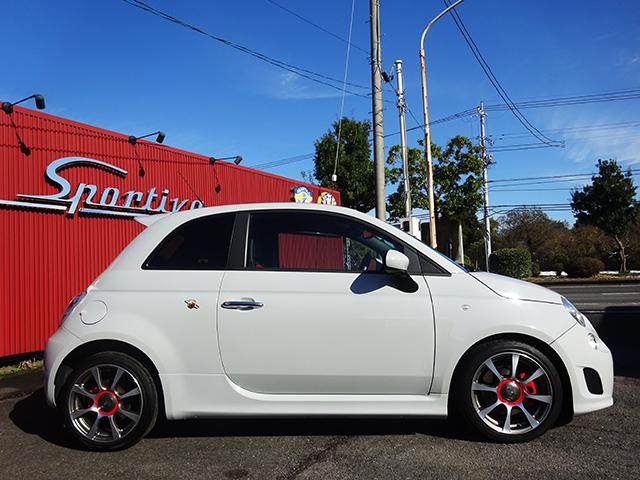 アバルト500 5速MTベースグレード