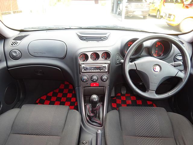 前期型アルファ156 2.0 ツインスパーク(5速MT)