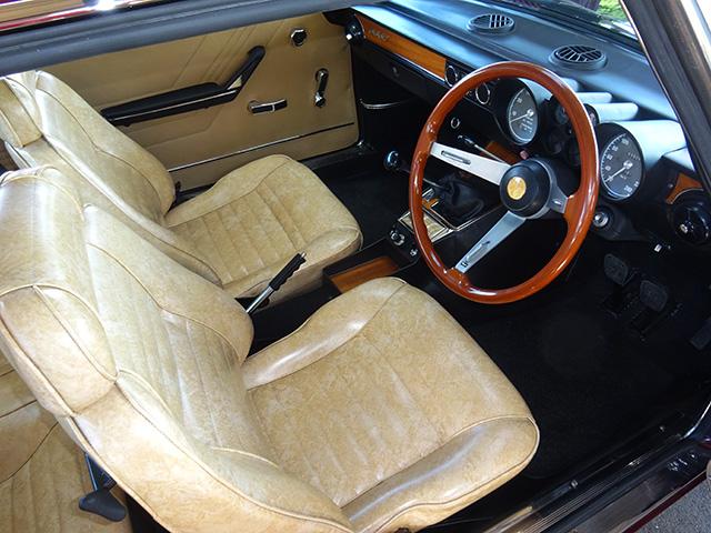 アルファロメオ2000GTV(正規物/右ハンドル)