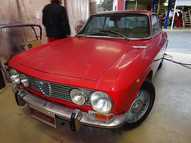 アルファロメオ2000GTV(正規物/右ハンドル)