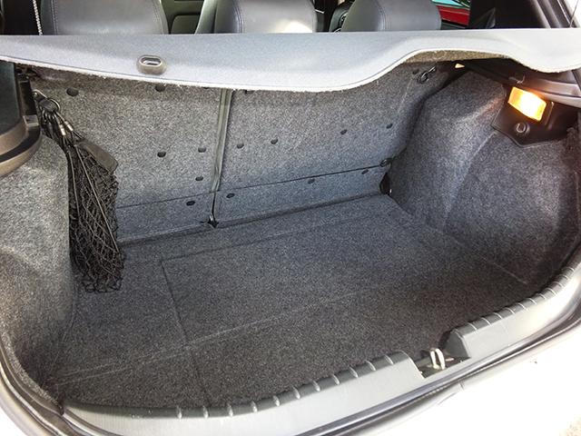 アルファ147TI 2.0ツインスパーク(5速MT/左ハンドル)