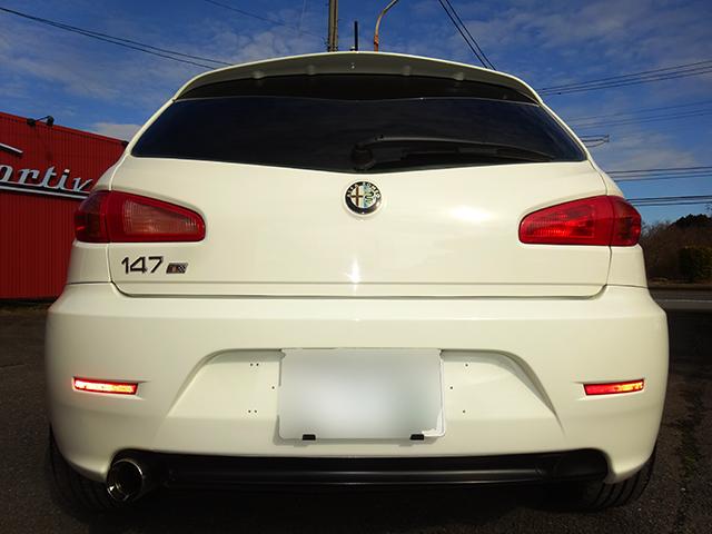 アルファ147TI 2.0ツインスパーク(5速MT/左ハンドル)