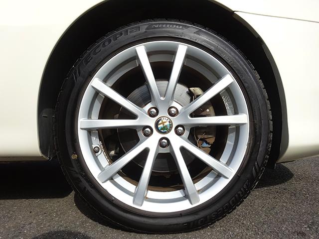 アルファ147TI 2.0ツインスパーク(5速MT/左ハンドル)