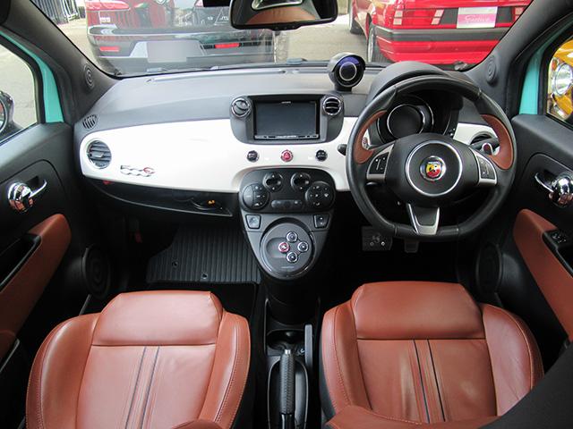 アバルト595C ツーリズモ (オリジナルコンビネーションカラーボディー)