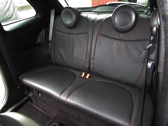 アバルト595コンペティツィオーネ(左ハンドル/5速MT)