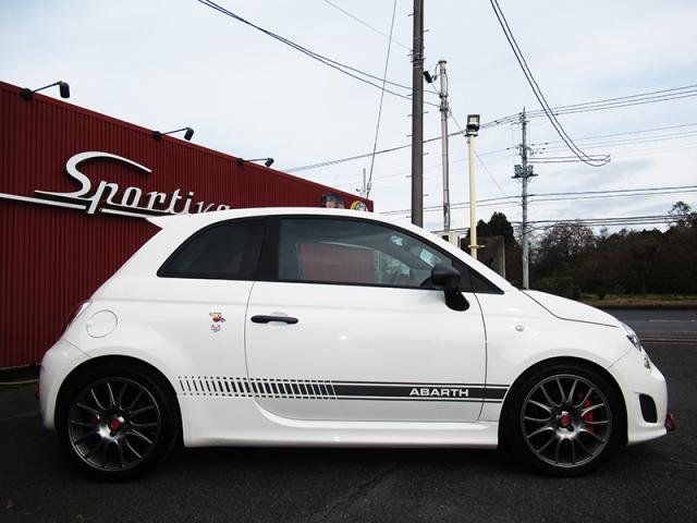 アバルト595コンペティツィオーネ(左ハンドル/5速MT)