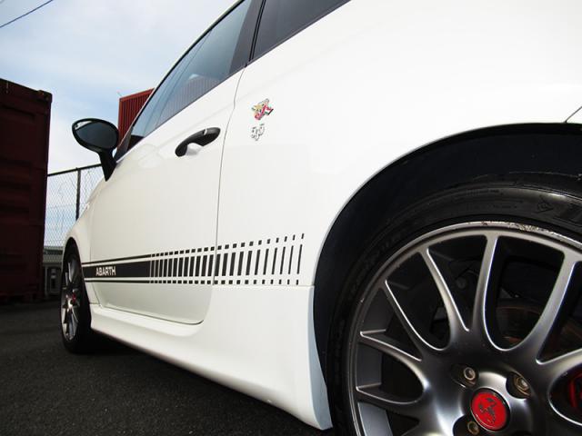 アバルト595コンペティツィオーネ(左ハンドル/5速MT)