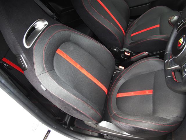 アバルト500(5速MT/イギリス並行車)