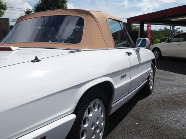 アルファ スパイダー ヴェローチェ ソフトトップ交換済み