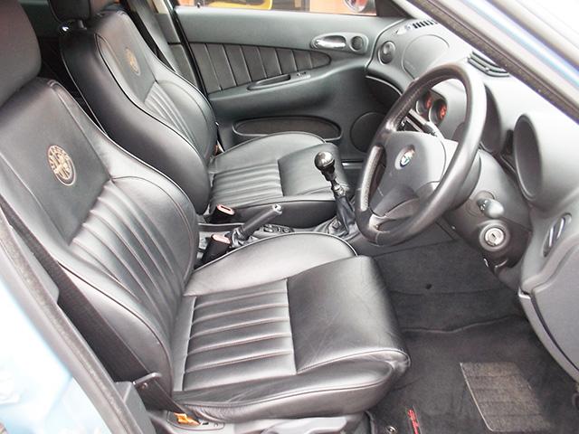 アルファ156 2.5 V6 6速マニュアル